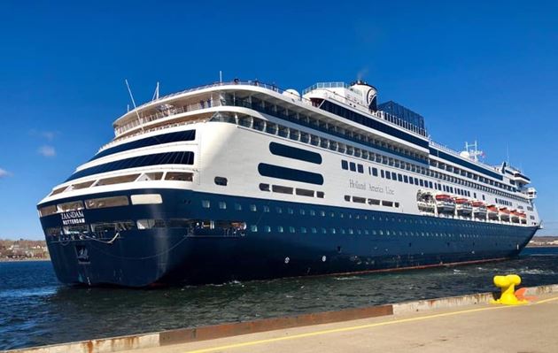 The Zaandam Arrives In Sydney First Cruise Ship For 2019